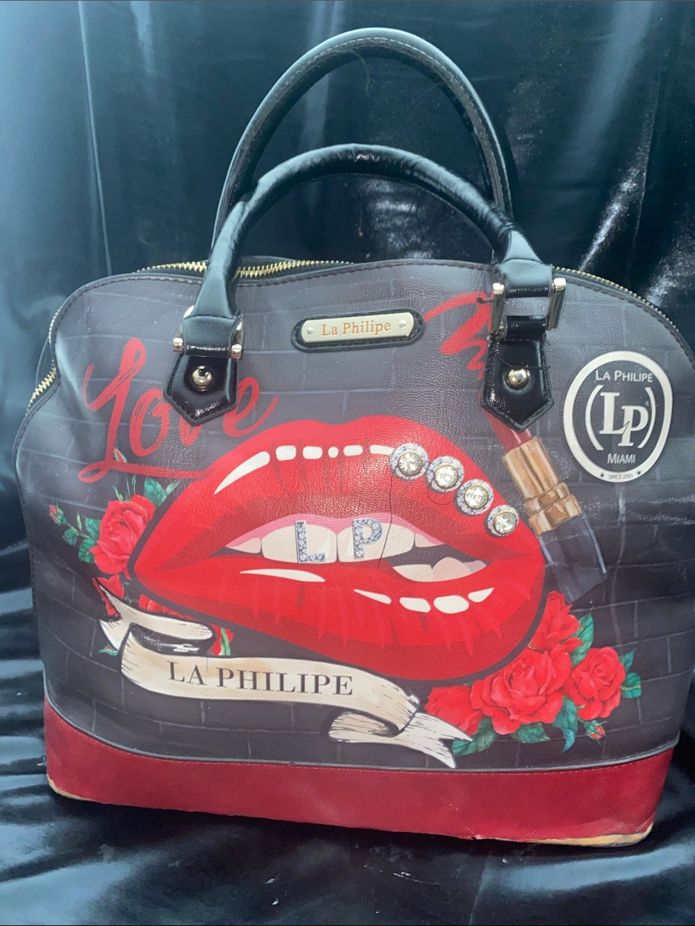 La Philepe Red Lip Print Dome Satchel